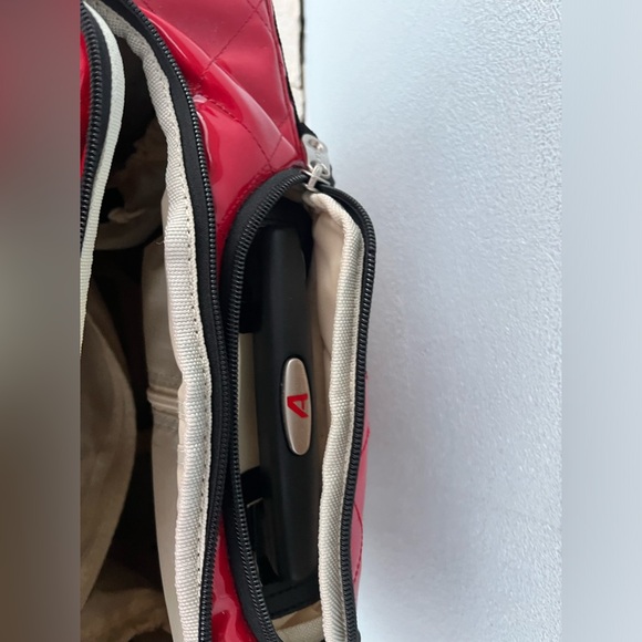 Travel computer or small duffle bag with wheels and extended handle for travel - Picture 8 of 16